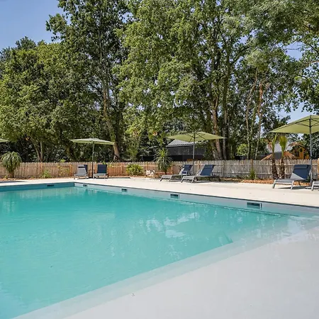 N°12, Piscine Commune, 1 Nesmy